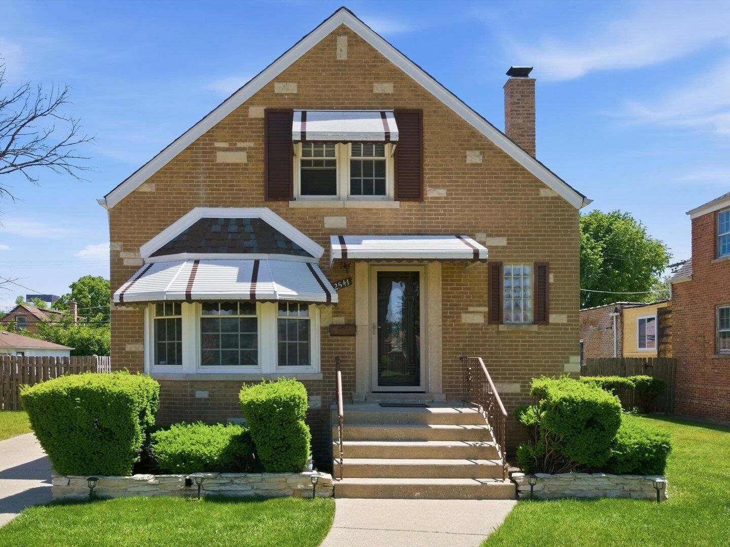 Property Photo: 2541 S 14th Avenue IL 60155