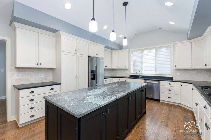 Property Photo:  1126 Kings Point Court  IL 60563 