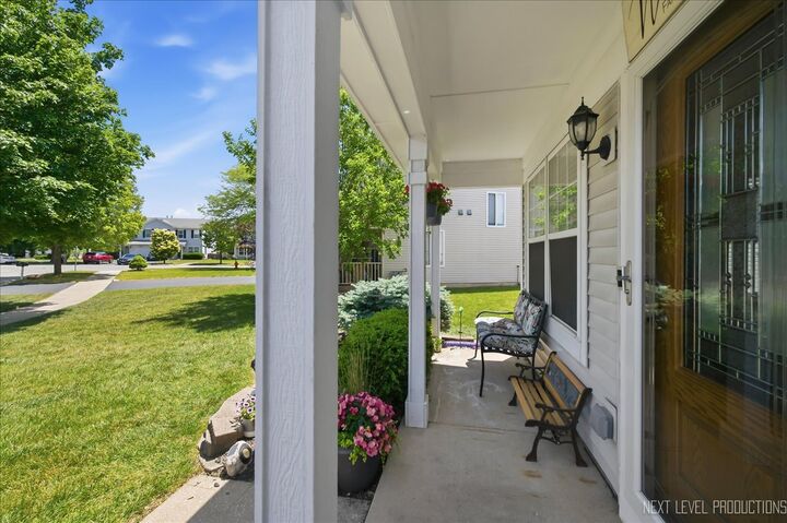 Property Photo:  2810 Ledgestone Court  IL 60564 