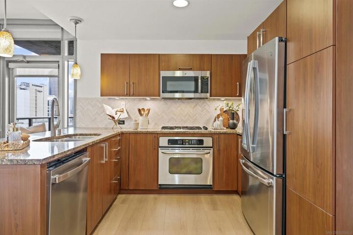Property Photo:  800 The Mark 710  CA 92101 