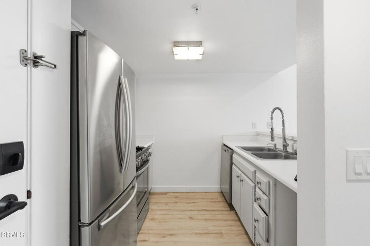 Property Photo:  865 S B Street Q2  CA 93030 