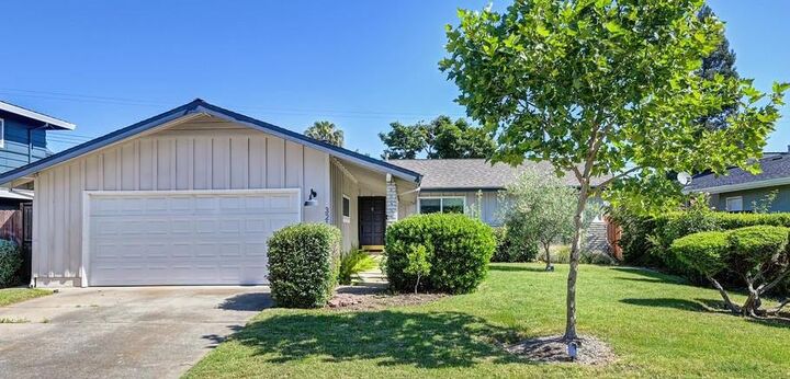 Property Photo: 3210 Rosemont Drive CA 95826