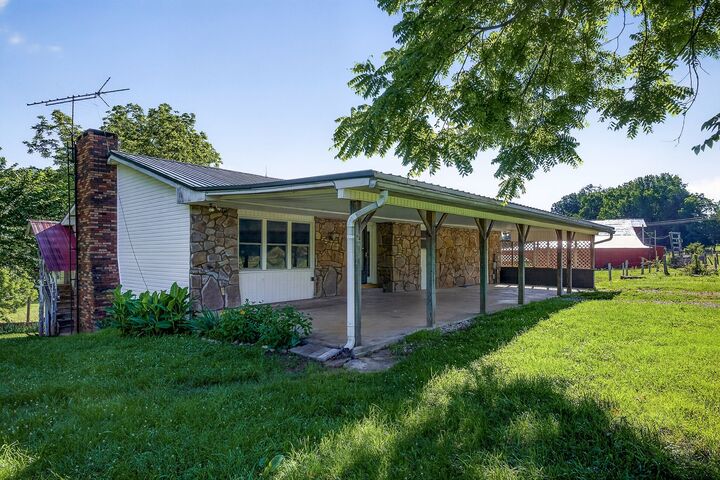 Property Photo:  5267 E Green Hill Rd  TN 38581 