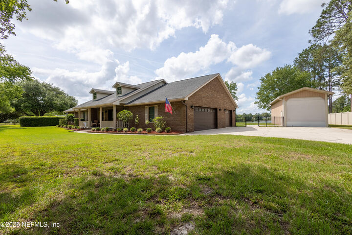 Property Photo:  4610 Saddlehorn Trail  FL 32068 