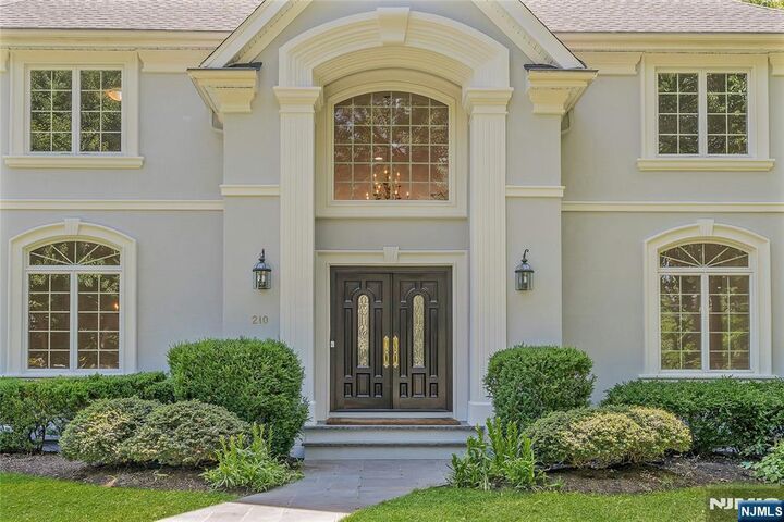 Property Photo:  210 Woodmere Court  NJ 07417 