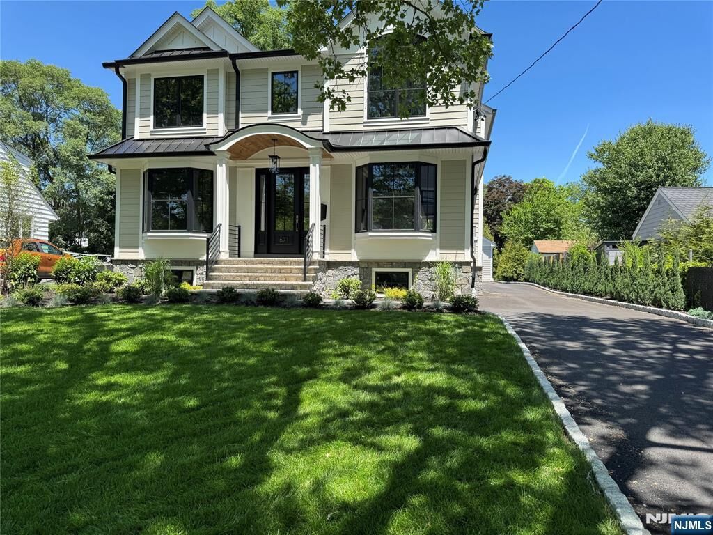 Property Photo:  671 Delaware Avenue  NJ 07450 