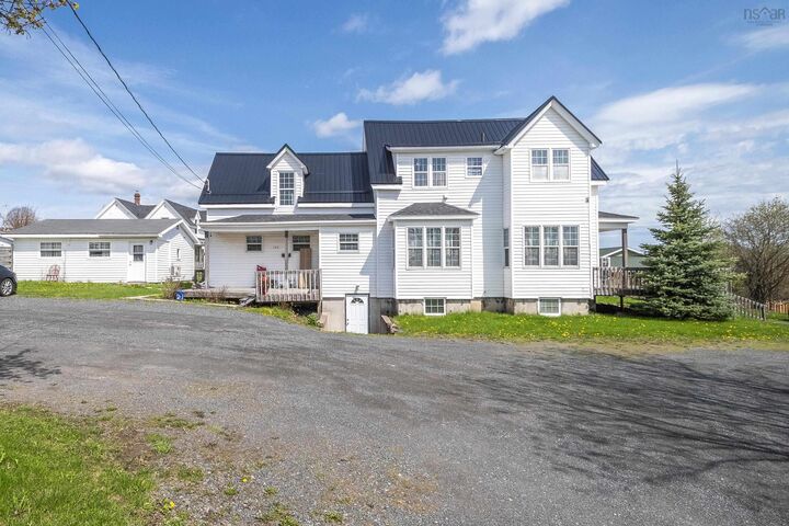 Property Photo: 102 North Foord Street NS B0K 1S0