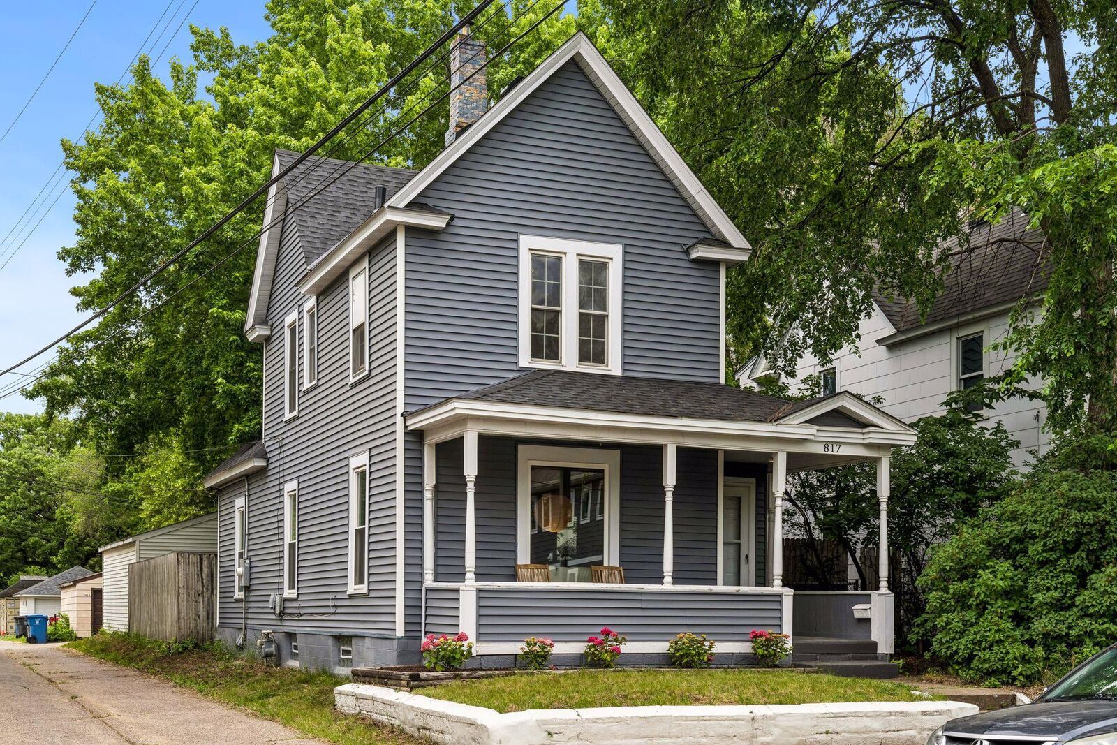 Property Photo: 817 26th Avenue NE MN 55418