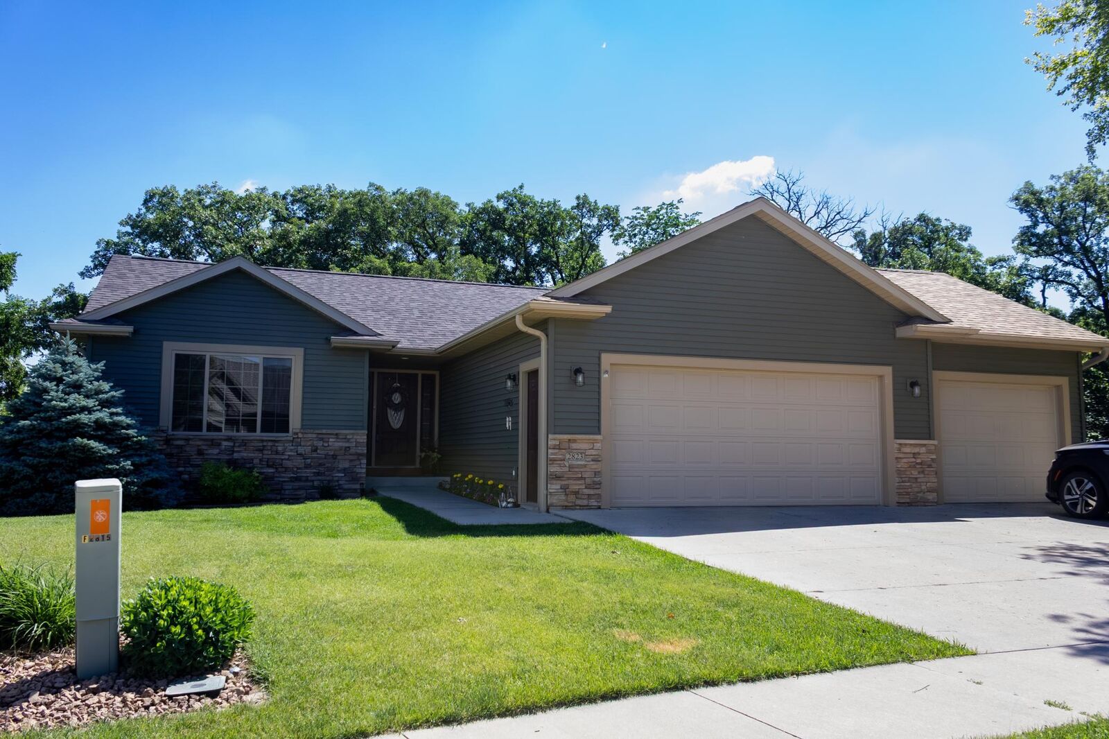 Property Photo:  2823 Dunlap Lane SE  MN 55904 