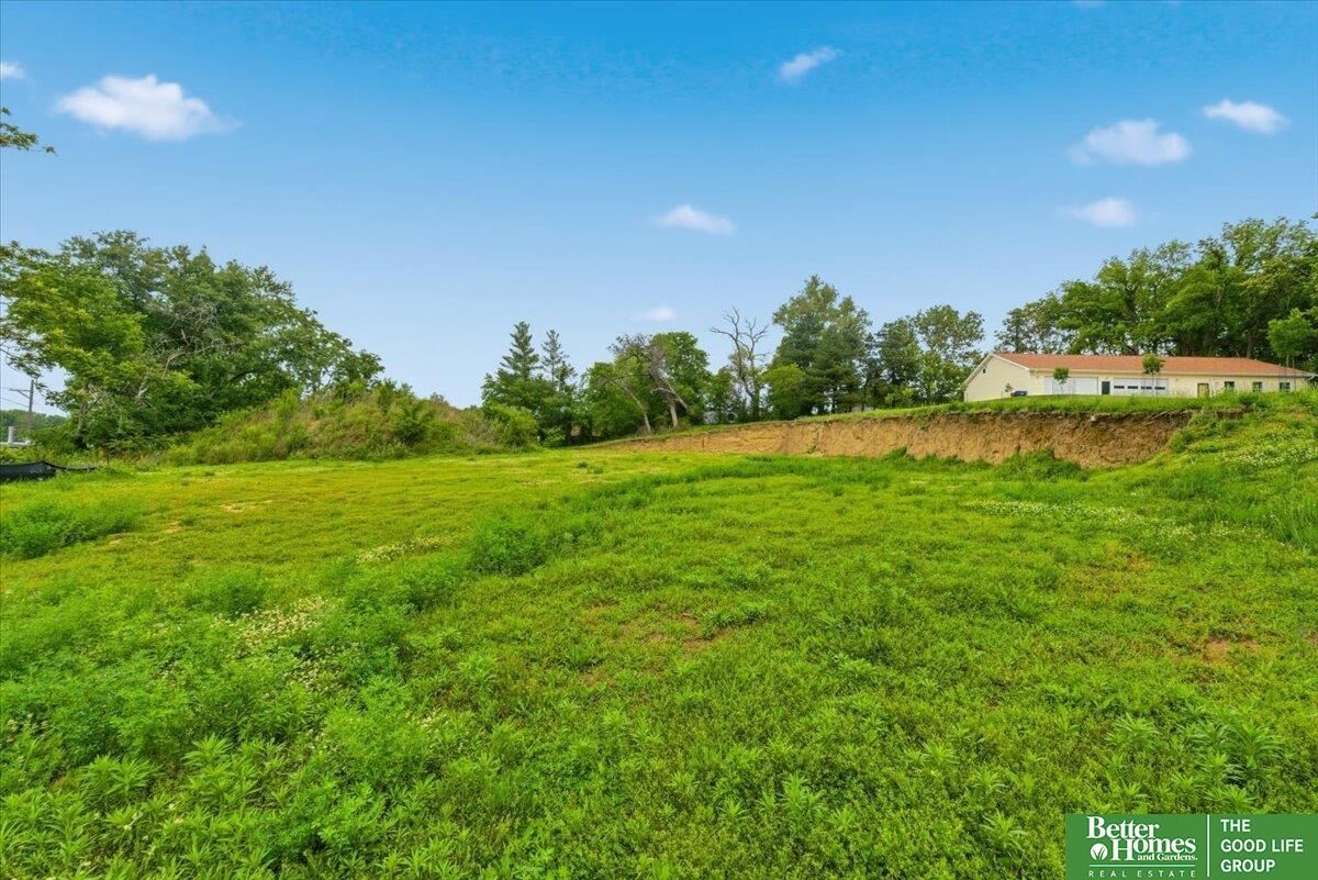 Property Photo:  2516 Chandler Road  NE 68005 