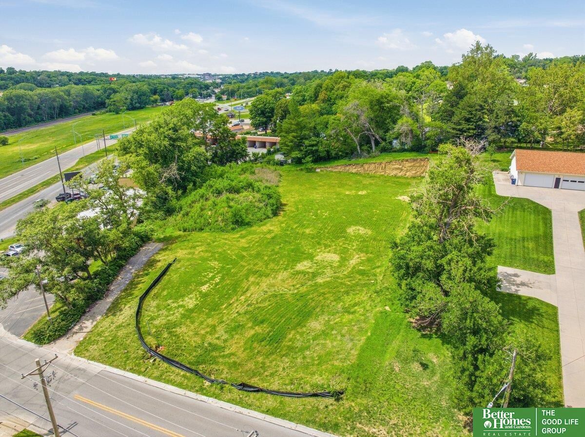 Property Photo:  2516 Chandler Road  NE 68005 