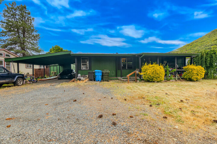 Property Photo: 20 Brophy Way 3 OR 97539