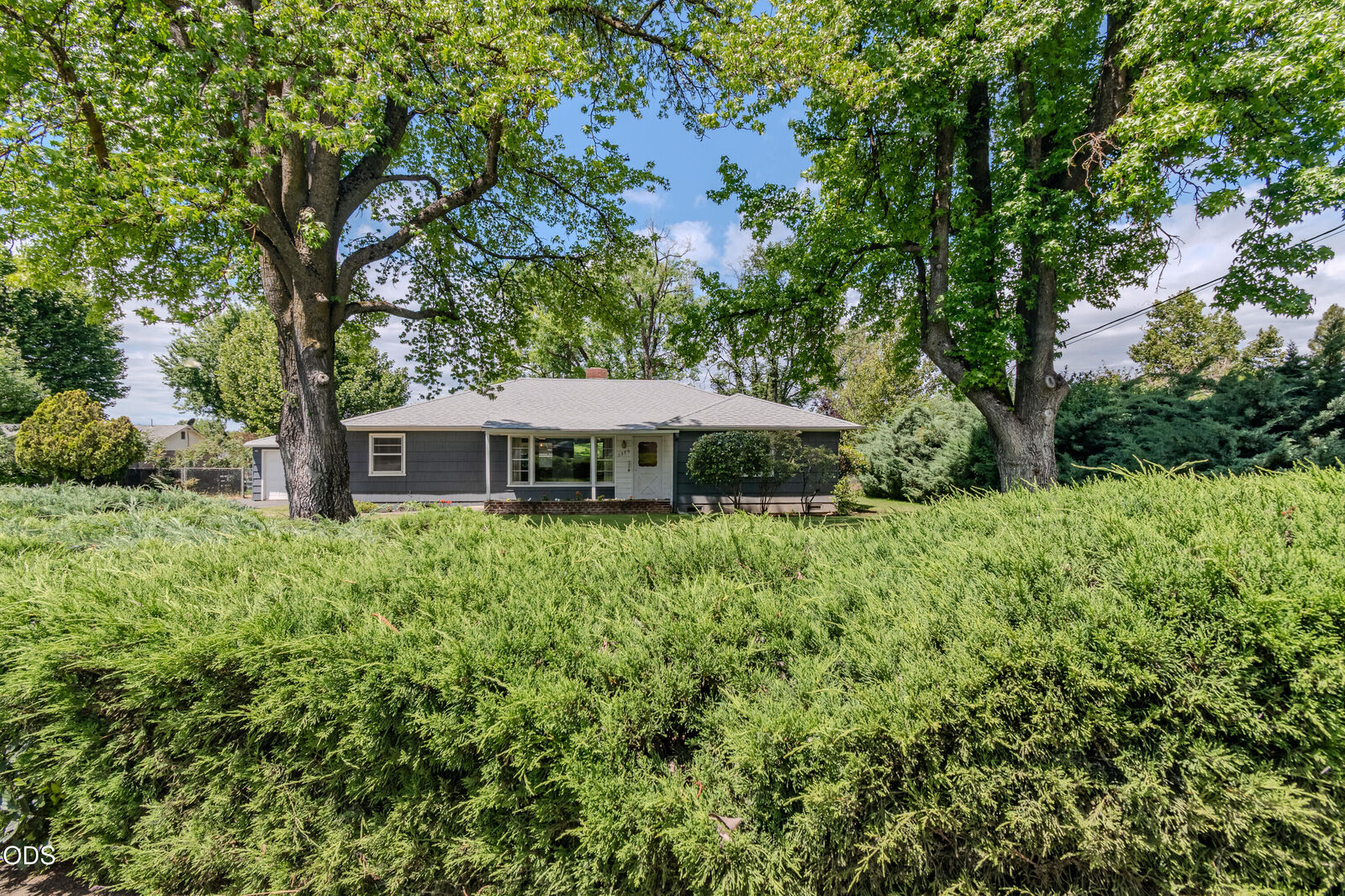 Property Photo: 1375 Crater Lake Avenue OR 97504