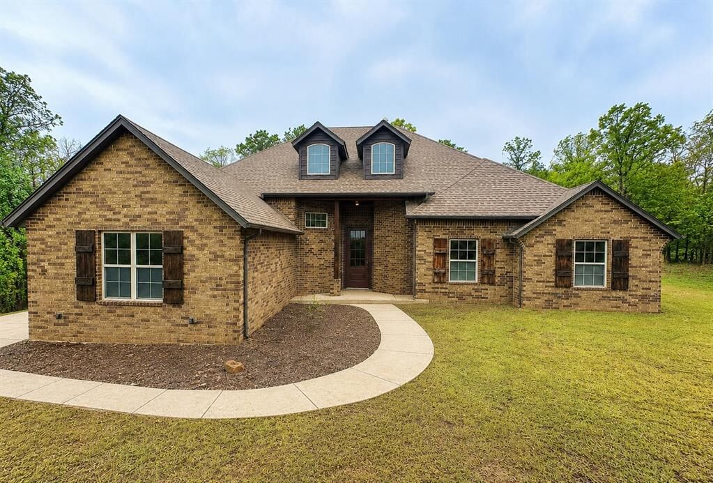 Property Photo: 22422 Flying Hawk Trail OK 73054