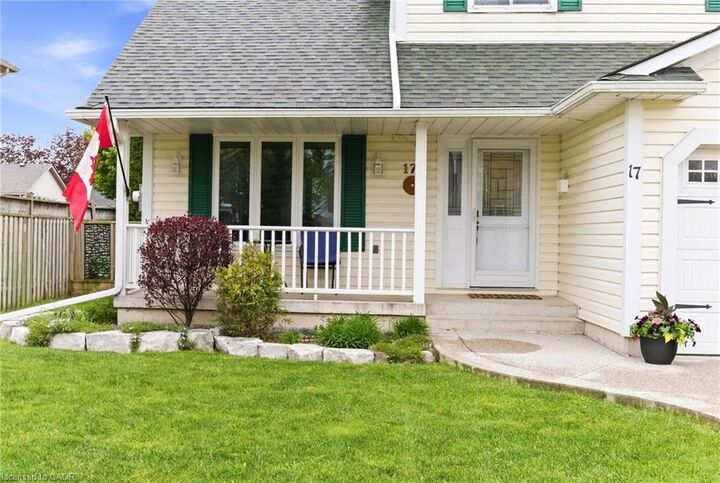 Property Photo:  17 Piper Place  ON N3W 1G9 