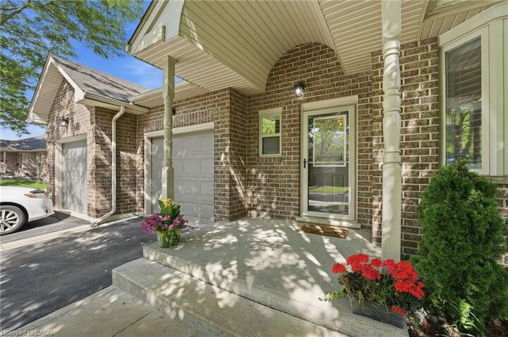 Property Photo:  53 Greentrail Drive  ON L0R 1W0 