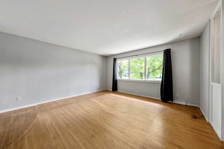 Property Photo: 1032 89 Avenue SW AB T2V 0W4