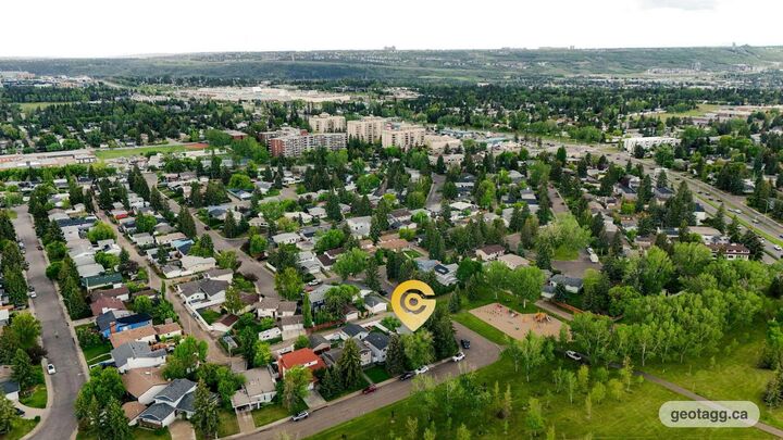 Property Photo:  4824 Vegas Way NW  AB T3A 1W1 