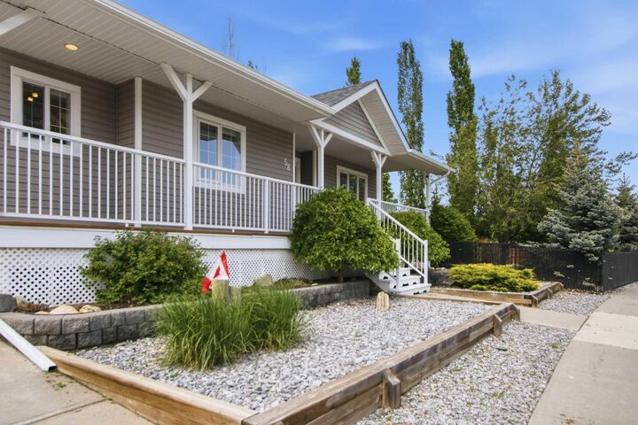 Property Photo:  58 Aspen Circle  AB T1P 1X8 