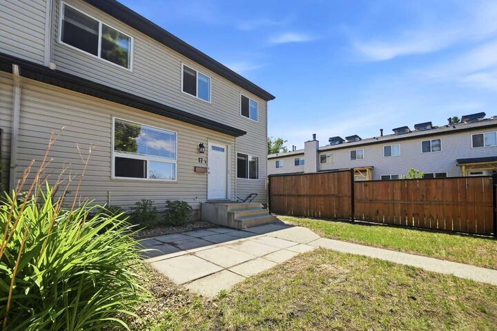 Property Photo: 20 Alford Avenue 17 AB T4R 1G8