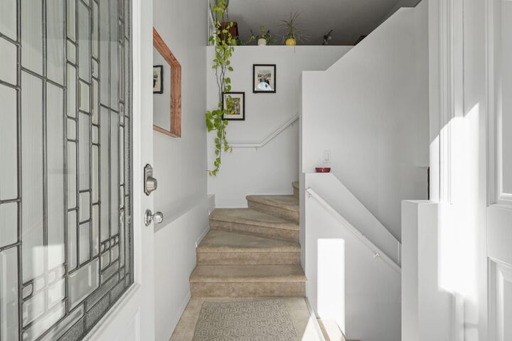 Property Photo:  708 Mt Sundance Lane W  AB T1J 0T3 