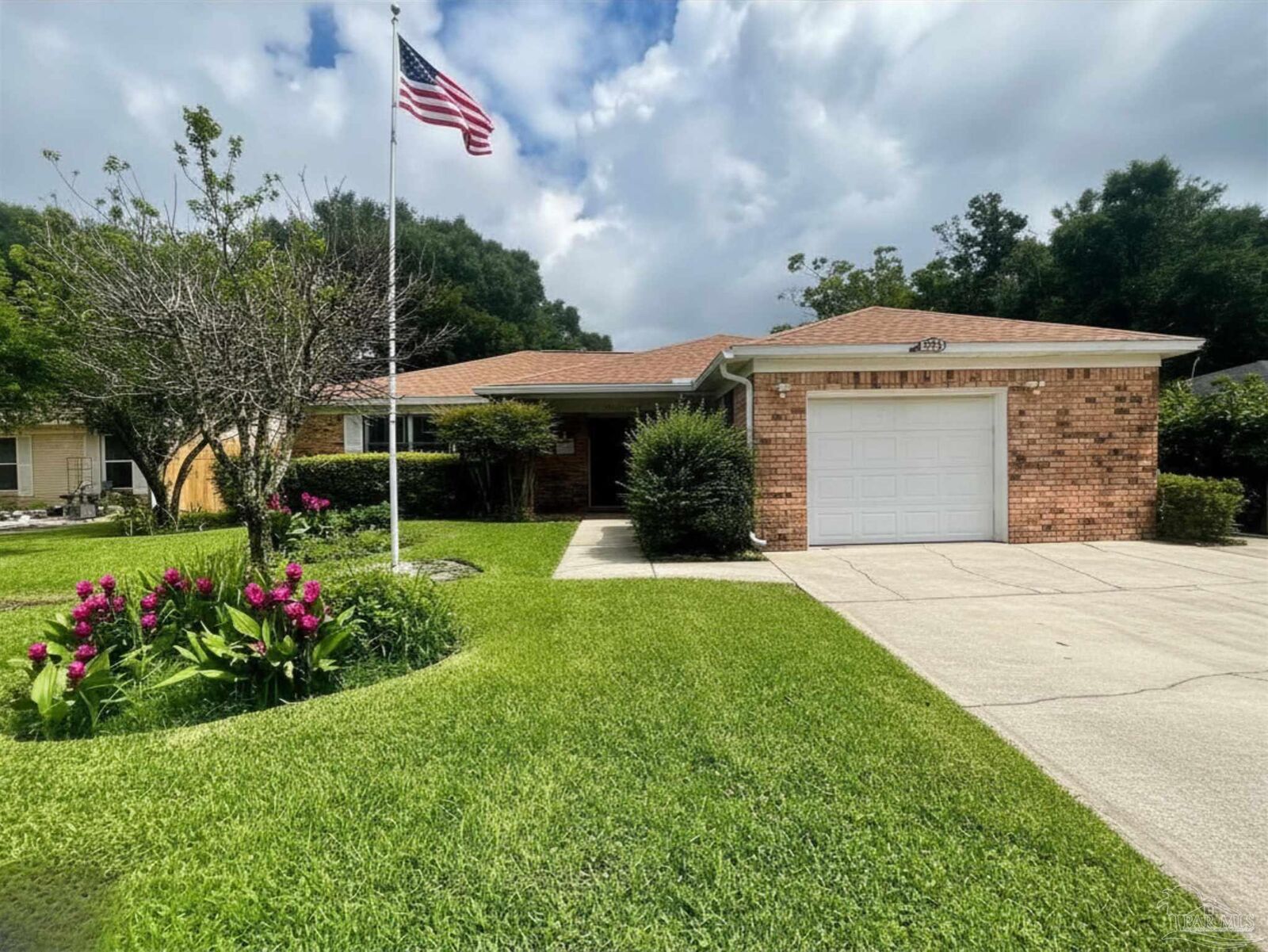 Property Photo:  5914 Strickland Pl  FL 32506 