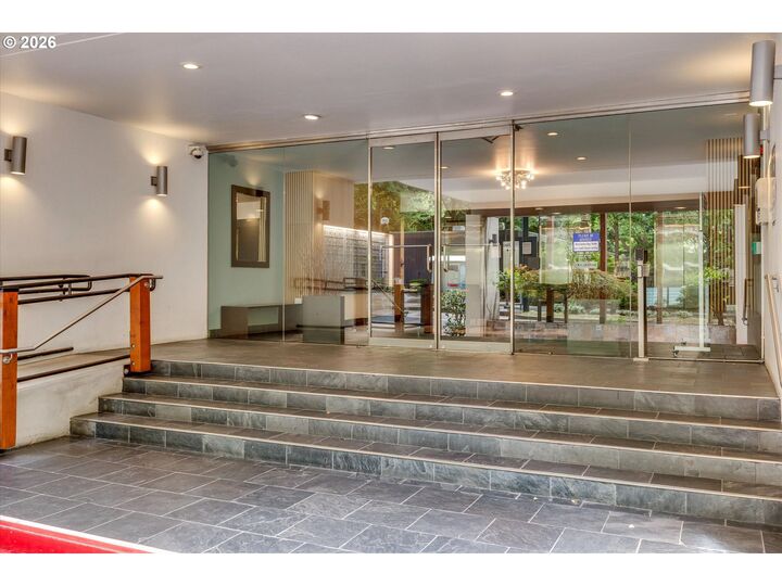 Property Photo: 255 SW Harrison St 8 E OR 97201