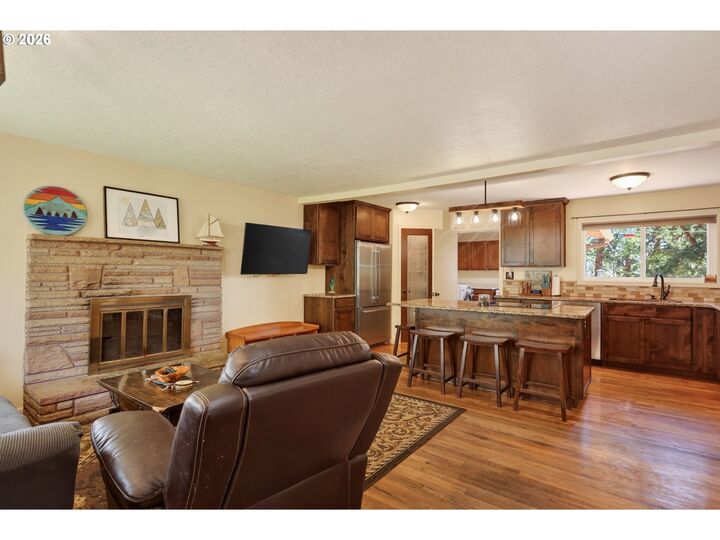Property Photo:  3331 W 13th St  OR 97058 