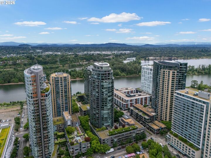 Property Photo:  3601 S River Pkwy 1316  OR 97239 
