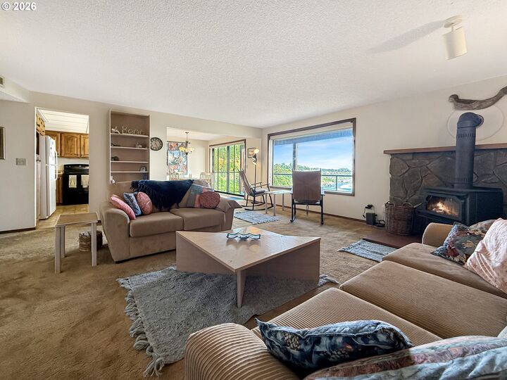 Property Photo:  17744 N Highway 101 B204  OR 97415 