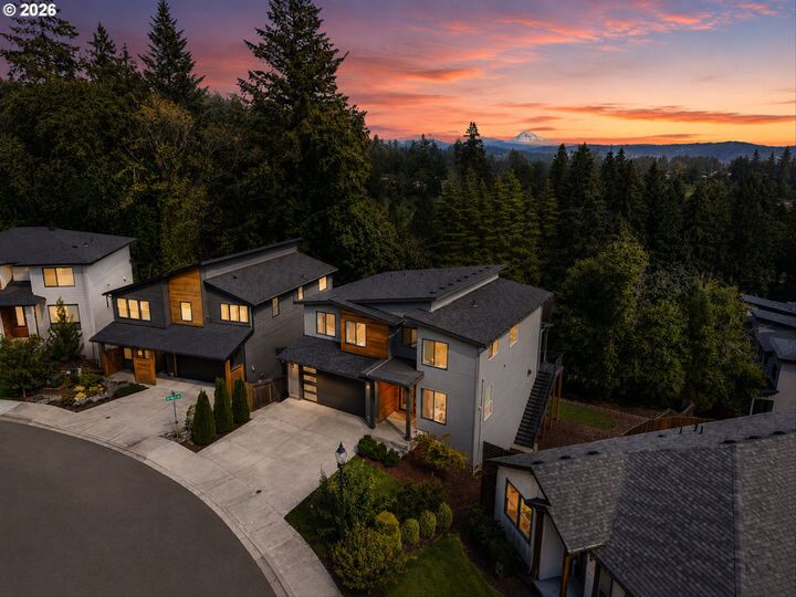 Property Photo:  2400 N S St  WA 98671 