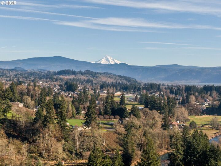Property Photo:  2400 N S St  WA 98671 