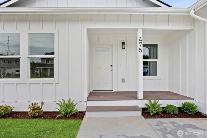 Property Photo: 475 Garfield Ave E WA 98589