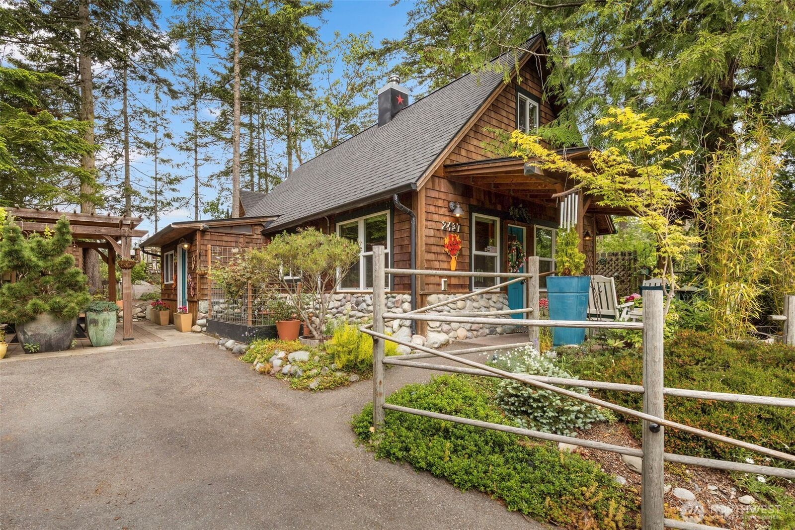 Property Photo:  2437  Eddy Street  WA 98368 