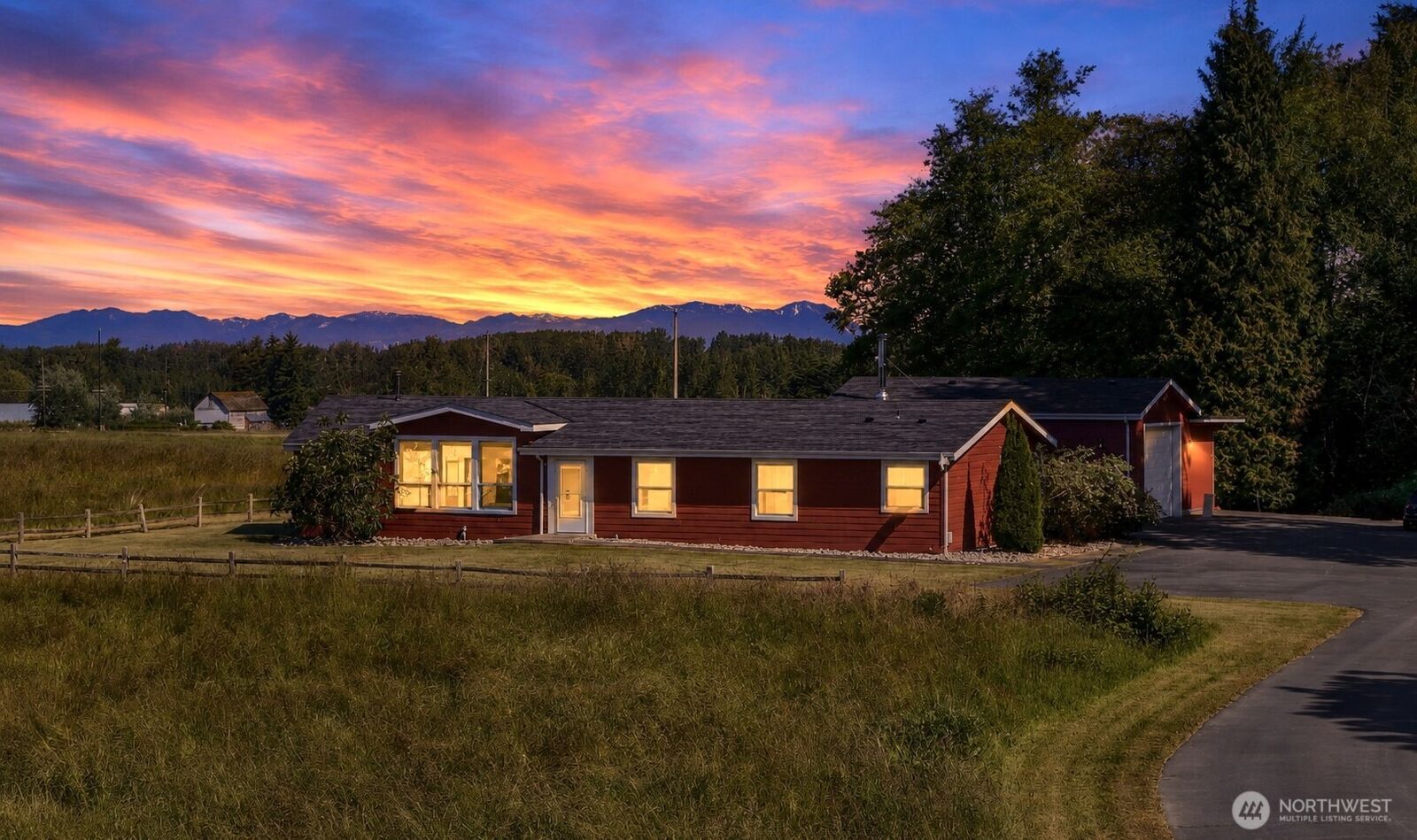 Property Photo:  4004  Brown Road  WA 98248 