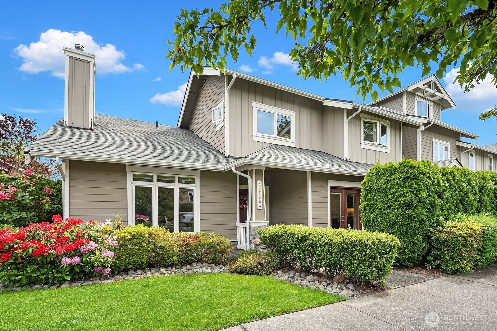 Property Photo:  35225 SE Sequoia Place Unit A  WA 98065 