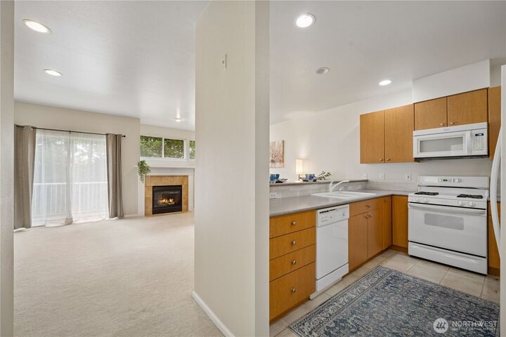 Property Photo:  4901  Lake Place S 29B  WA 98055 