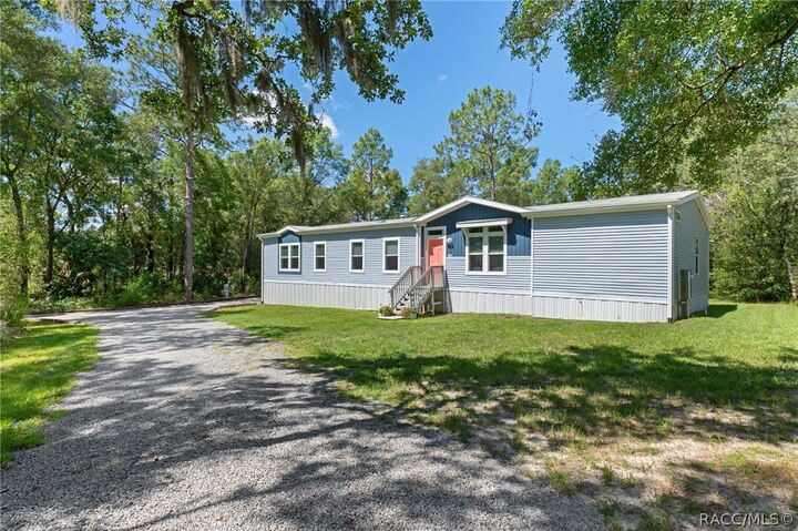 Property Photo: 2220 N Donovan Avenue FL 34428