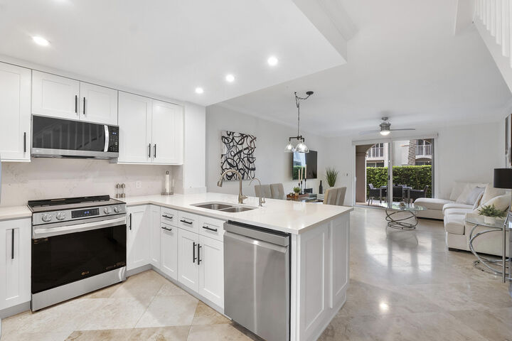 Property Photo:  3596 S Ocean Boulevard 102  FL 33487 