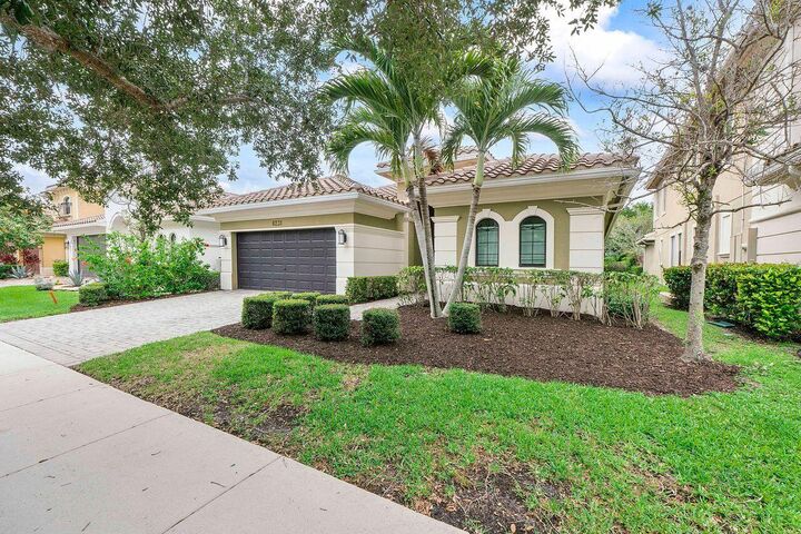 Property Photo: 8231 Canopy Terrace FL 33076
