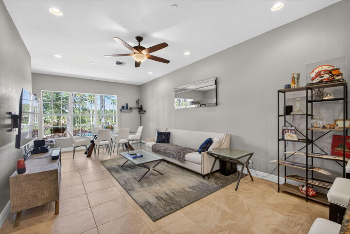 Property Photo:  4710 Artesa Way E  FL 33418 