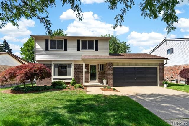Property Photo: 2133 Keystone Drive MI 48310