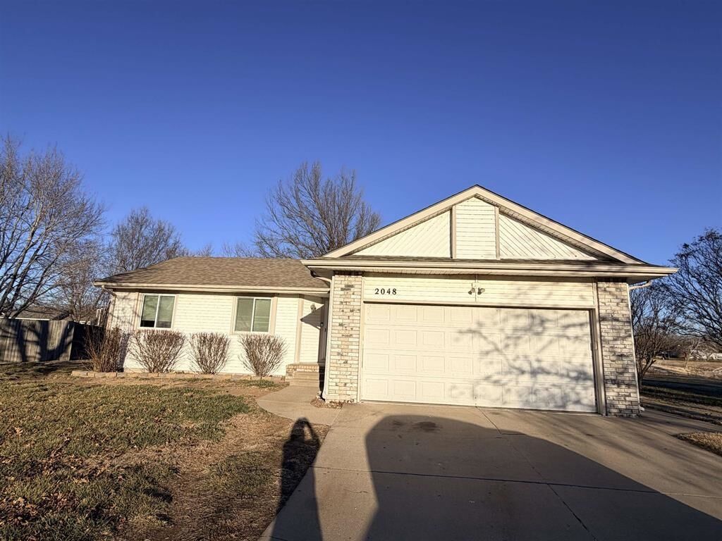 Property Photo:  2048 N Parkridge Ct  KS 67212 