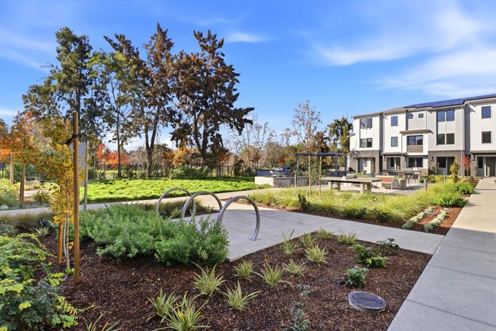 Property Photo:  1112 Juana Court  CA 94303 