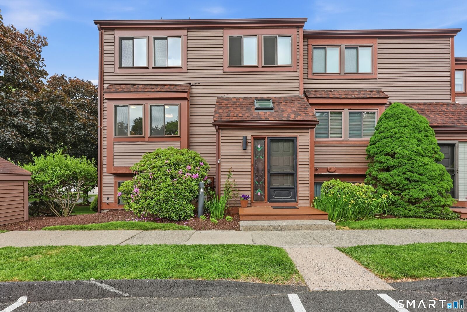 Property Photo: 1 Wickhams Fancy 1 CT 06019