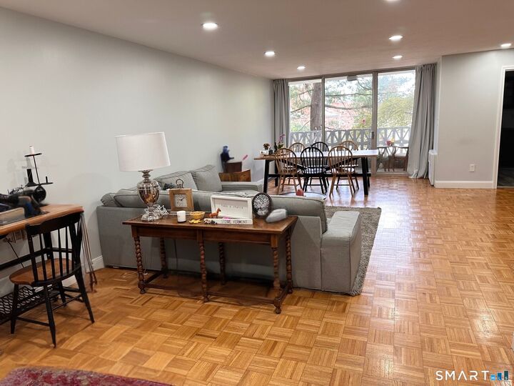 Property Photo:  5 Bishop Road 101  CT 06119 