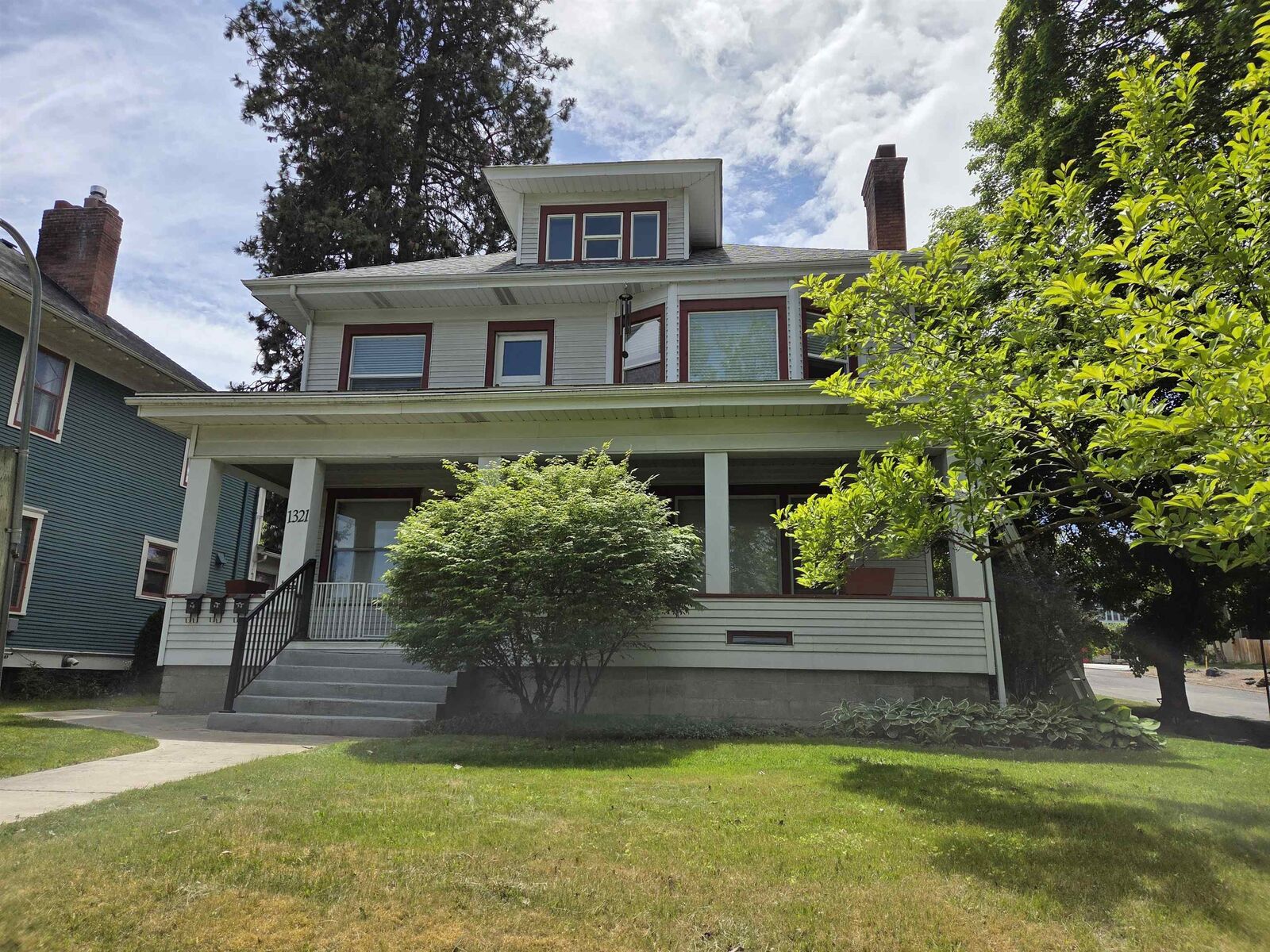 Property Photo:  1321 W 11th Ave  WA 99204 