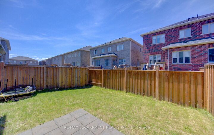 37 Great Falls Boulevard — photo 1