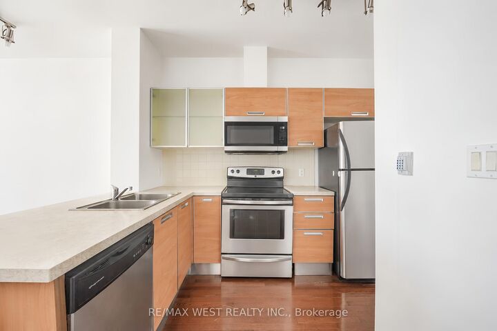 Property Photo: 3391 Bloor Street W 609 ON M8X 1G3