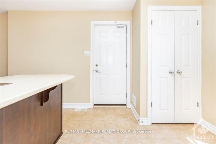 Property Photo: 1124 Docteur Corbeil Boulevard 5 ON K4K 0G9